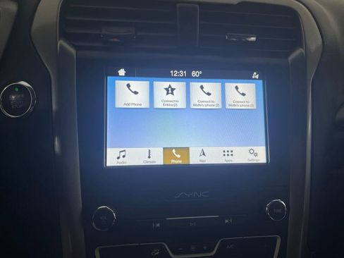 Used 2019 Ford Fusion SE FWD image 68