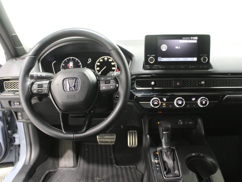 Used 2023 Honda Civic Sport image 2