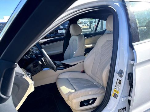 Used 2023 BMW 530e w/ Convenience Package RWD image 22