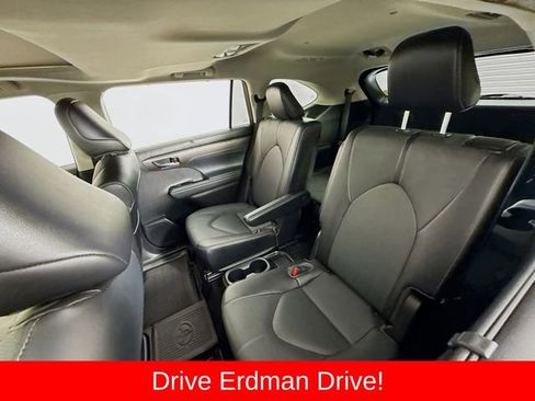Used 2023 Toyota Highlander Limited AWD/4WD image 8