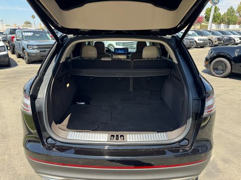 Used 2022 Lincoln Nautilus Reserve AWD/4WD image 9