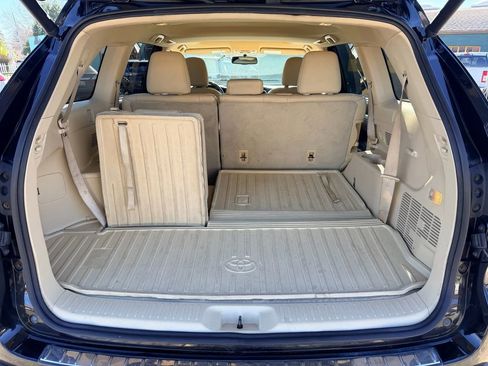 Used 2014 Toyota Highlander XLE image 12