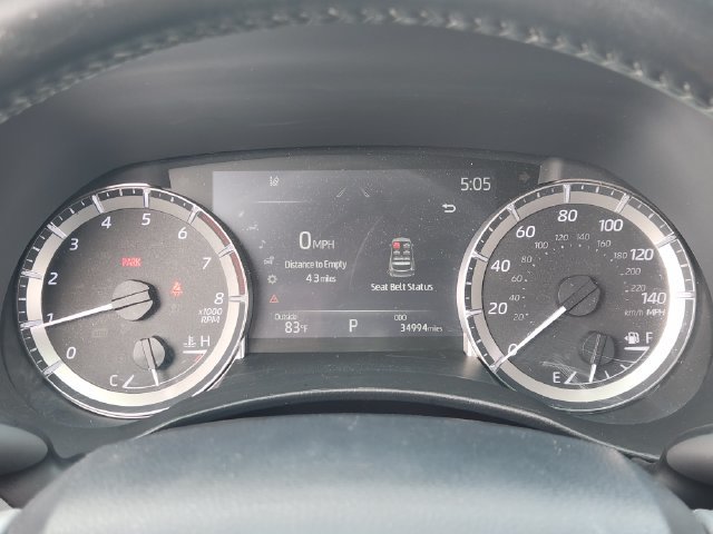 Used 2023 Toyota Highlander XSE FWD image 11