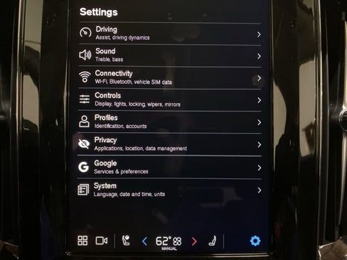 Used 2025 Volvo XC60 B5 Core image 51