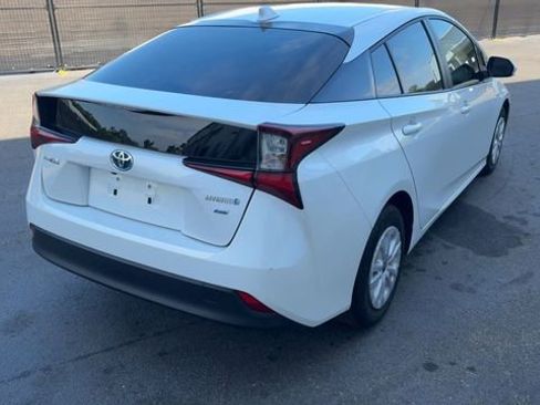 Used 2022 Toyota Prius L Eco FWD image 14