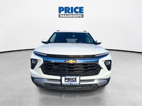 Used 2025 Chevrolet TrailBlazer LT AWD/4WD image 4
