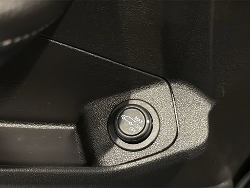 Used 2022 GMC Terrain Denali image 25