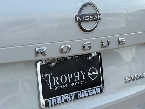 Certified 2023 Nissan Rogue SV image 8