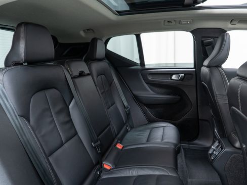 Used 2023 Volvo XC40 B5 Ultimate w/ Climate Package image 24