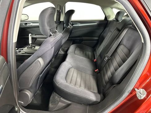 Used 2014 Ford Fusion SE image 30