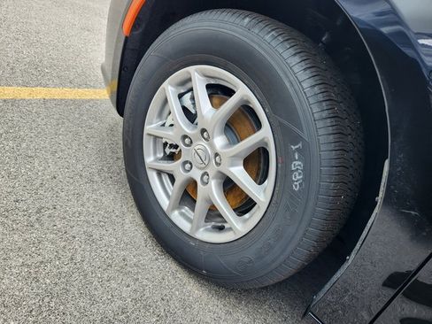 New 2025 Chrysler Pacifica Select image 26