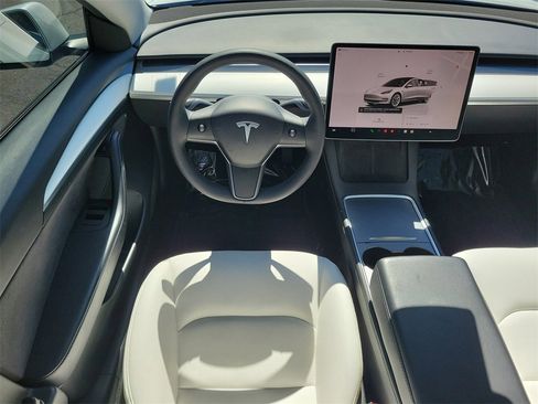Used 2023 Tesla Model 3 Standard Range image 15
