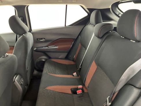 Used 2024 Nissan Kicks SR image 18