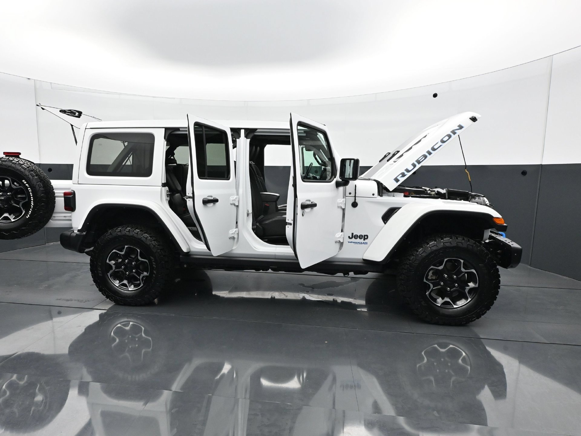 Used 2021 Jeep Wrangler Unlimited Rubicon 4xe w/ Steel Bumper Group AWD/4WD image 33