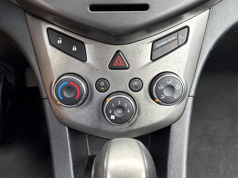 Used 2015 Chevrolet Sonic LT image 21