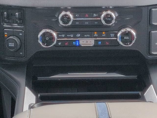 New 2026 Ford F350 Platinum w/ FX4 Off-Road Package AWD/4WD image 19
