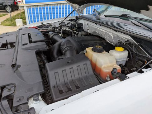 Used 2017 Ford Expedition EL XLT w/ Equipment Group 202A image 18