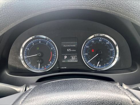 Used 2018 Toyota Corolla LE FWD image 26