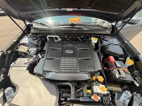 Used 2018 Subaru Outback 3.6R Limited AWD/4WD image 32