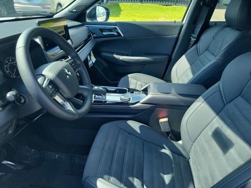 New 2026 Mitsubishi Outlander SE FWD image 18