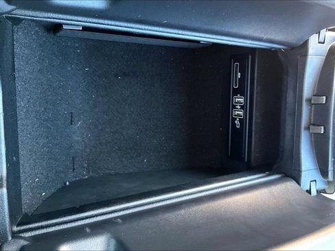 Used 2018 Mercedes-Benz C 300 4MATIC Sedan image 32