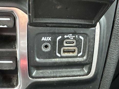 Used 2021 Jeep Wrangler Unlimited Rubicon AWD/4WD image 24