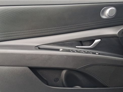 Certified 2024 Hyundai Elantra SEL FWD image 13