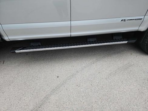 Used 2017 Ford F250 Lariat w/ Lariat Ultimate Package AWD/4WD image 13
