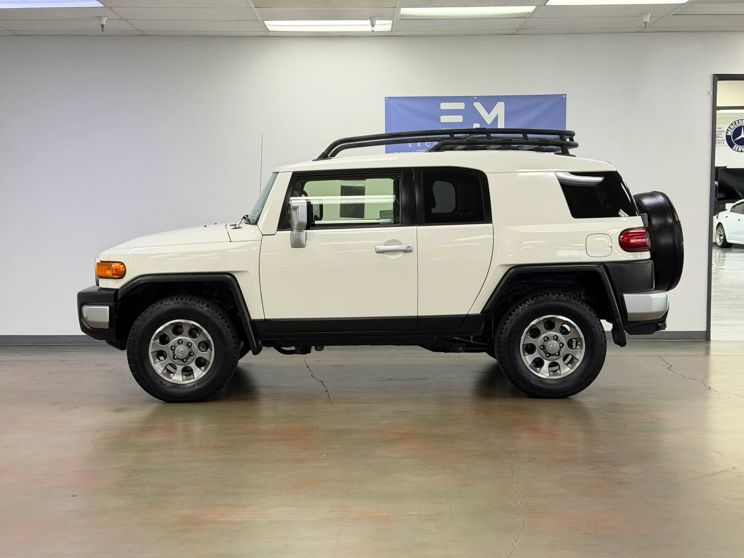 Used 2013 Toyota FJ Cruiser 4WD w/ Convenience Pkg image 12