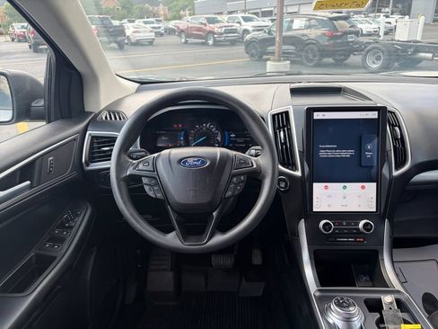 Used 2022 Ford Edge SE AWD/4WD image 9