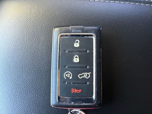 Used 2021 Jeep Grand Cherokee L Limited image 28