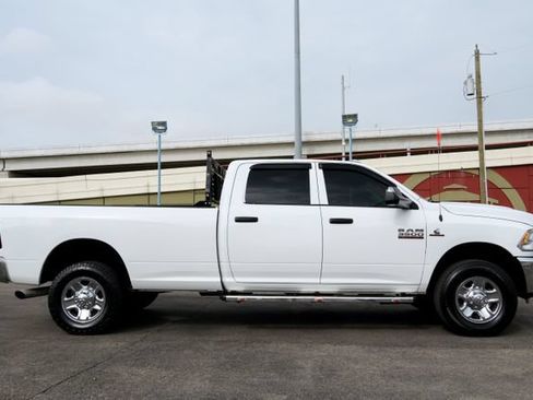 Used 2018 RAM 3500 Tradesman w/ Chrome Appearance Group AWD/4WD image 15