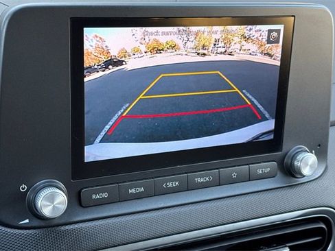 Used 2023 Hyundai Kona SE image 22