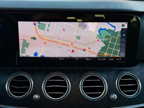 Used 2018 Mercedes-Benz E 300 image 32