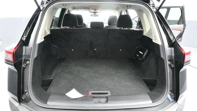 Used 2021 Nissan Rogue SV AWD/4WD image 16