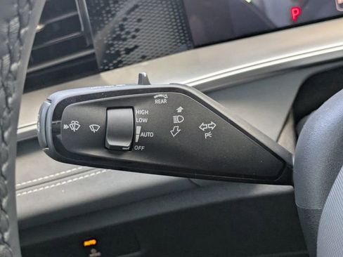 New 2026 Volkswagen Tiguan SE R-Line image 31