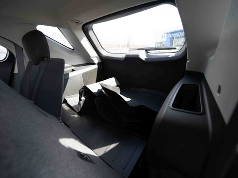 Used 2017 Chevrolet Equinox LT w/ Convenience Package image 24