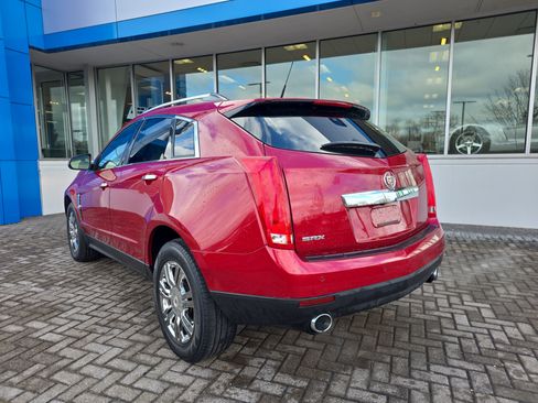 Used 2011 Cadillac SRX Luxury image 3