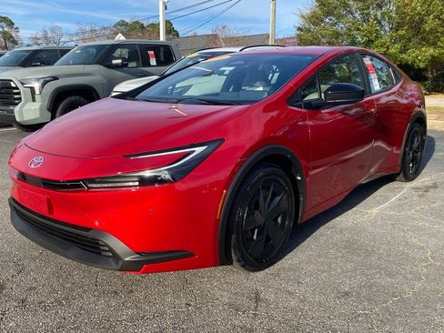 New 2026 Toyota Prius LE image 2