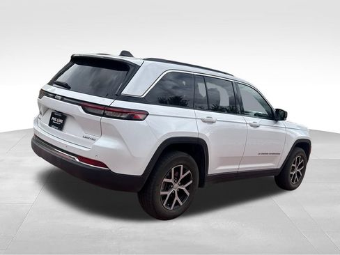 Used 2025 Jeep Grand Cherokee Limited w/ Trailer Tow Package AWD/4WD image 8