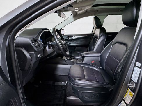 Used 2022 Ford Escape SEL w/ Technology Package AWD/4WD image 18