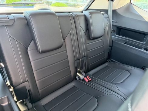 Certified 2025 Volkswagen Atlas SEL AWD/4WD image 11
