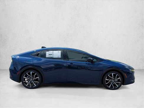 New 2026 Toyota Prius Plug-In Hybrid FWD image 4