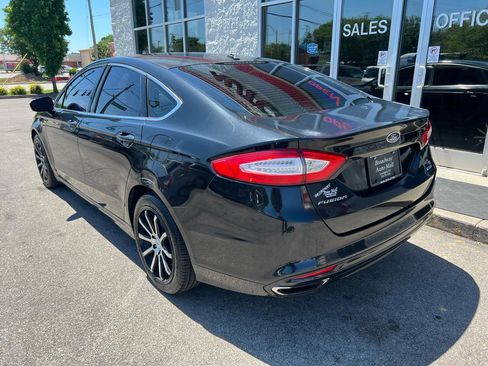 Used 2014 Ford Fusion SE w/ Equipment Group 202A FWD image 4
