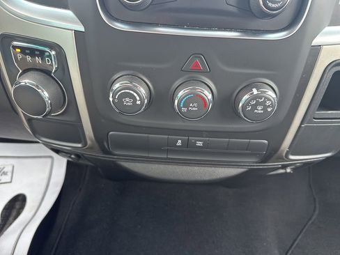 Used 2019 RAM 1500 Classic SLT image 21