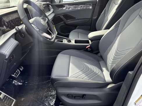 New 2026 Volkswagen Tiguan SE R-Line image 13