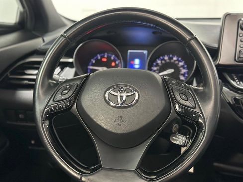 Used 2018 Toyota C-HR XLE image 14