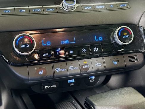 Used 2025 Hyundai Elantra SEL FWD image 18