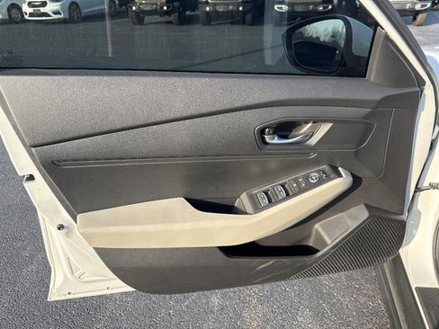 Used 2025 Honda Accord LX image 9