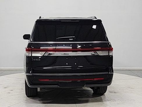 Used 2024 Lincoln Navigator Reserve AWD/4WD image 6